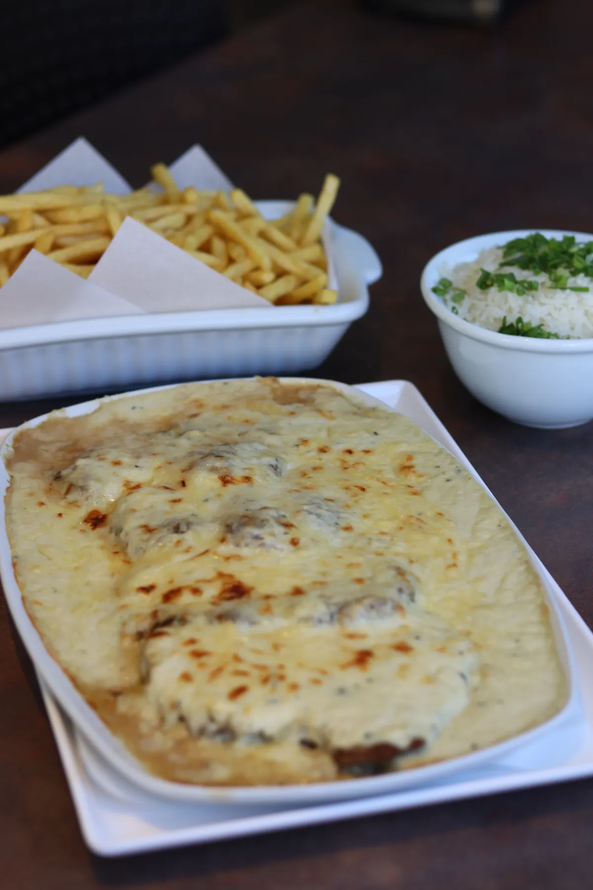 Parmegiana artesanal da Casa da Cachaça em Londrina